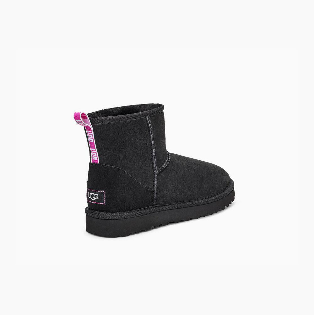 UGG Klassische Mini II Graphic Logo Classic Boots Damen Schwarz Rosa Schweiz | 50ZB4K2I