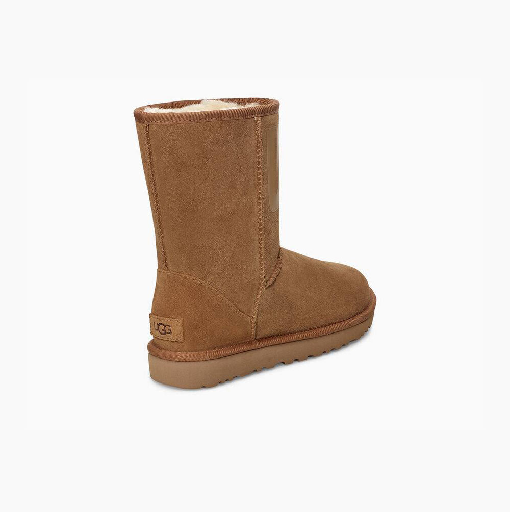 UGG Klassische Rubber Logo Kurze Stiefel Damen Braun Schweiz | 54MJXAAQ